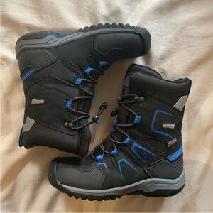 Keen Levo winter boot kids size 1 European 32/33